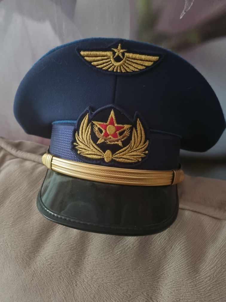 Продам  военную фуражку новую