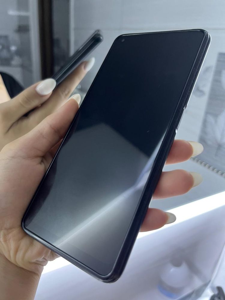 Телефон Oppo A96 в хорошем состоянии.