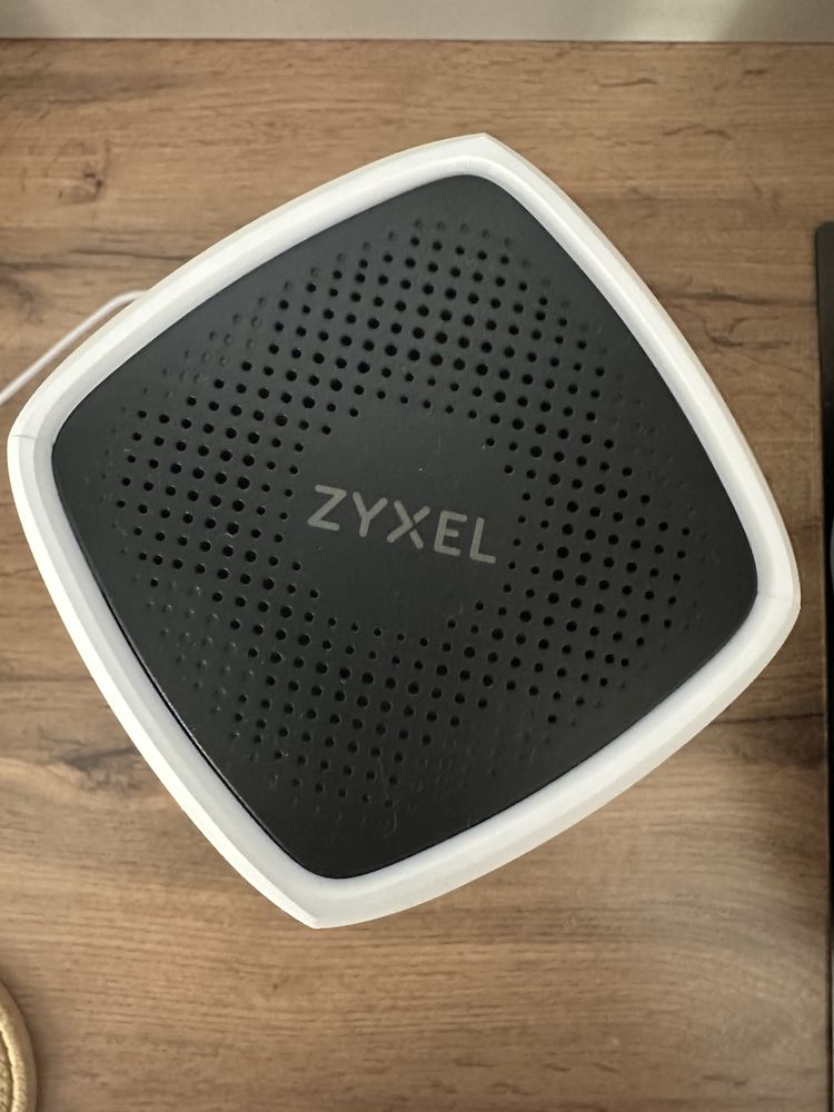 Продам 5G Роутер Zyxel NR5103EV2, или обмен на AirPods