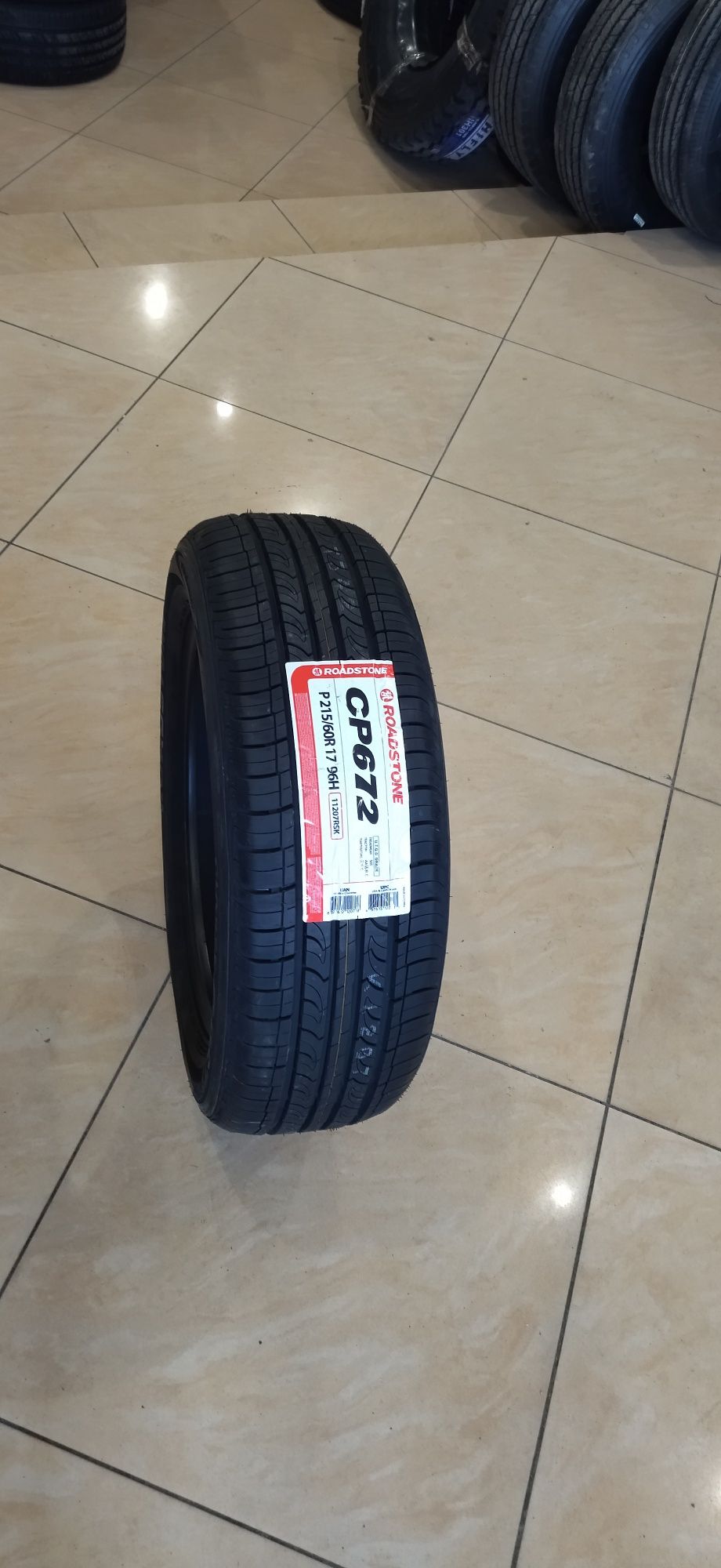 215/60R17 CP672 ROADSTONE