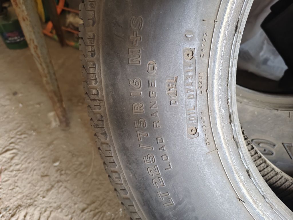 Шины 225/75 r16 2шт.