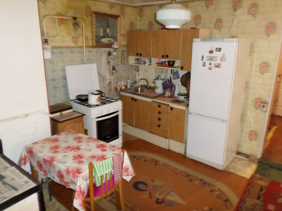 Продам частный дом в районе гмз рядом школа больница или обмен на 2 кв