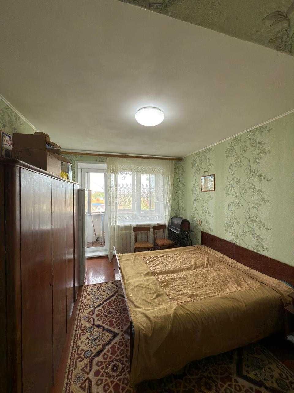 продается 2 ком квартира район 3 школа