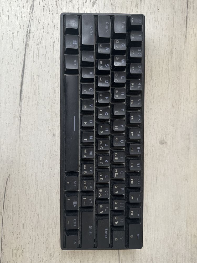 Продаю Skyloong GK61 (brown switches)