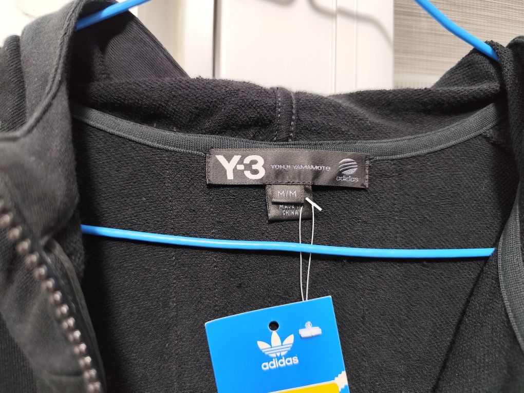 Продам новую толстовку Adidas