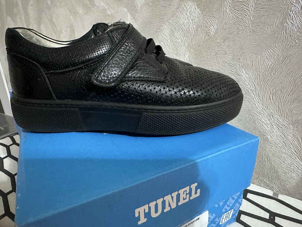 Продам туфли для мальчика