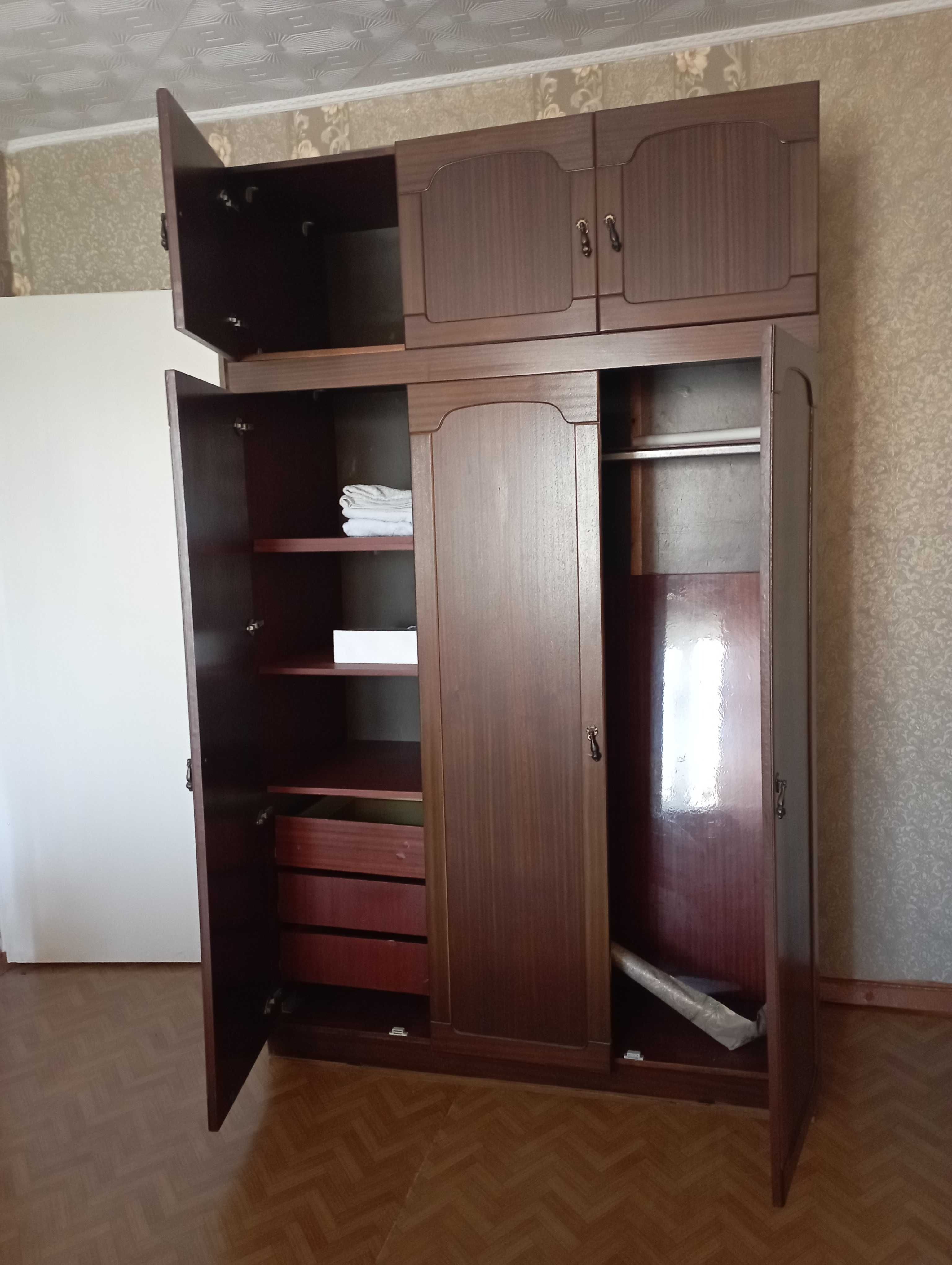 плательный шкаф с антресолью