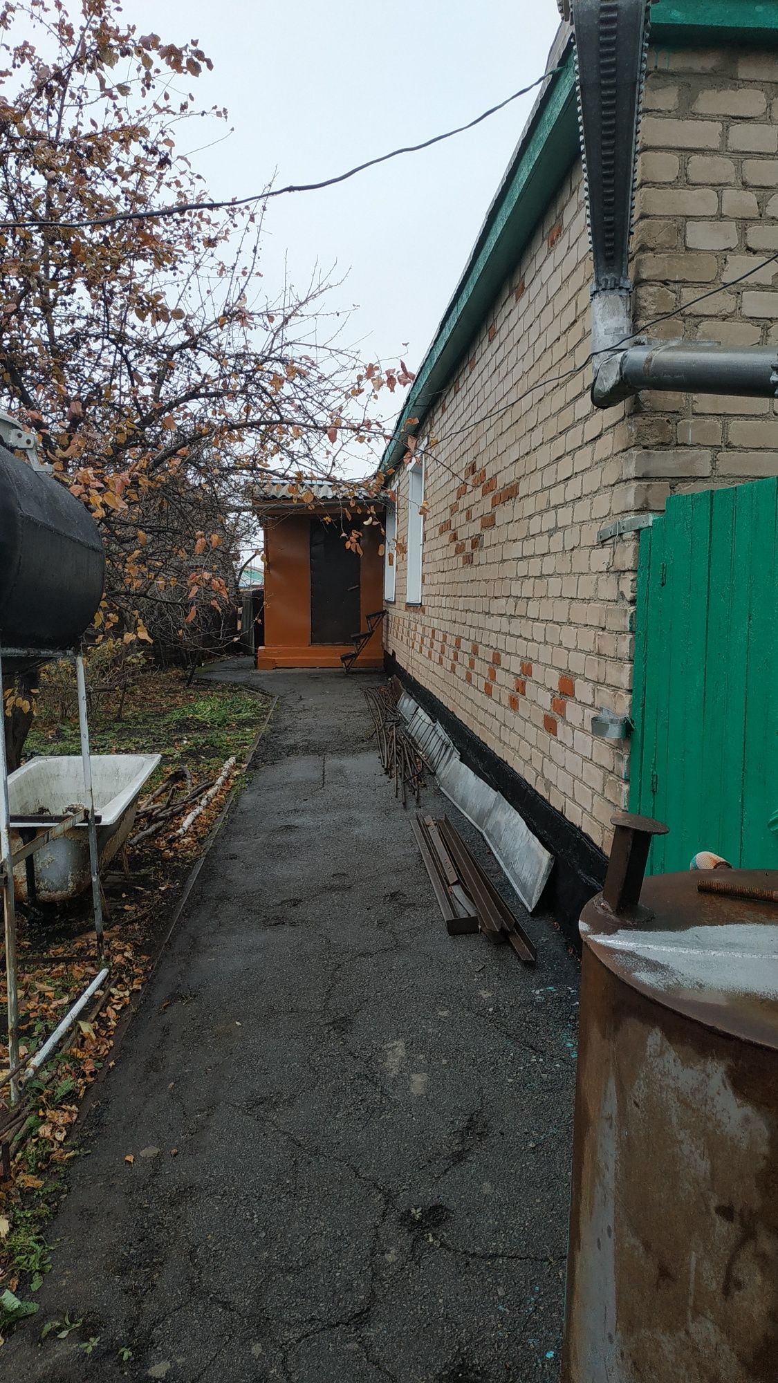 Продается большой теплый дом .