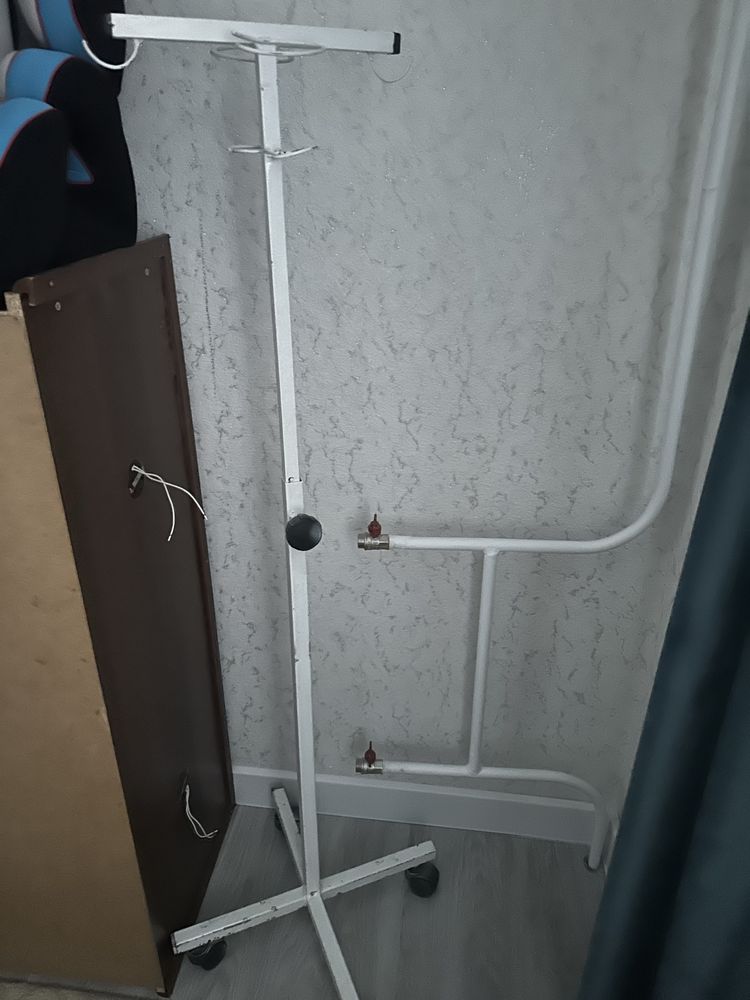 продам медицинский штатив для системы
