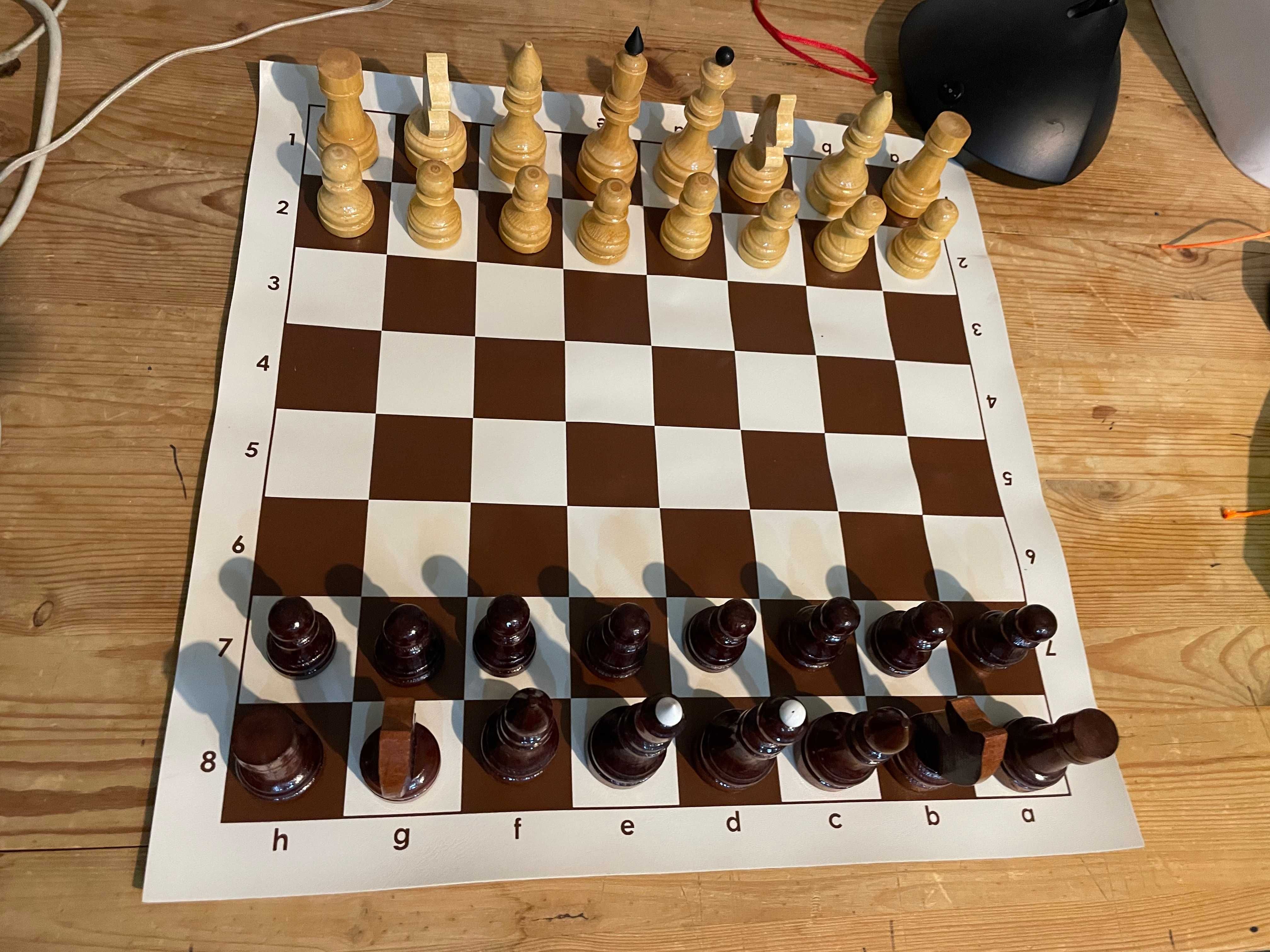 Набор деревянных шахмат с мягкой доской 43x43 см