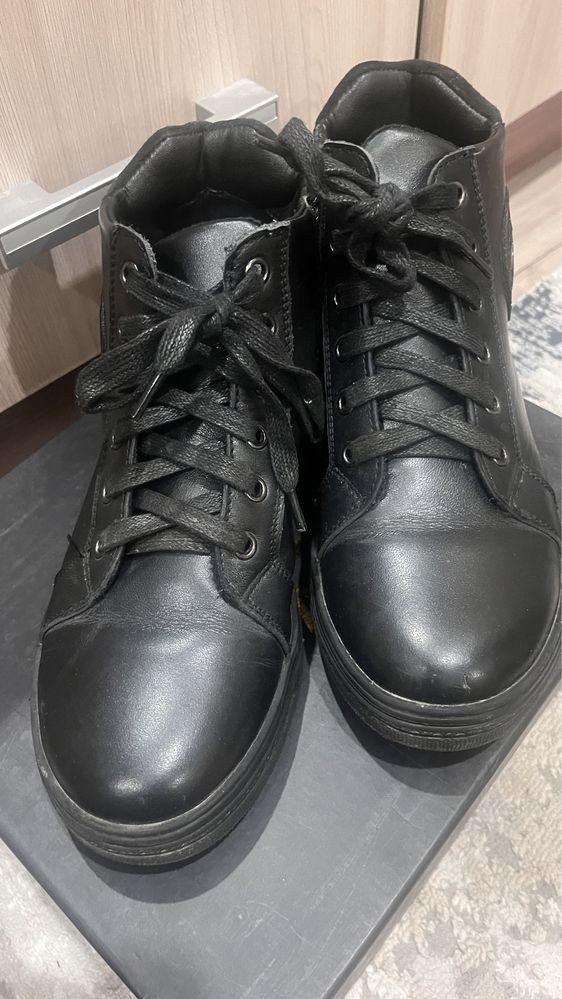 Продам Сапоги осенние размер 37