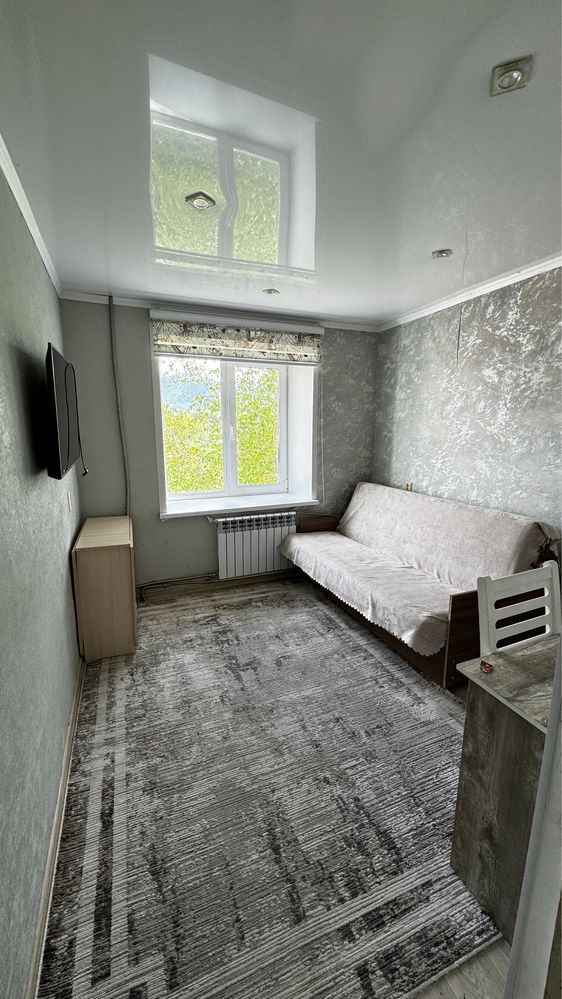 Продам 3х ком.кв  улучш. планировки.7-район. 2/5 этаж. лоджия 6м