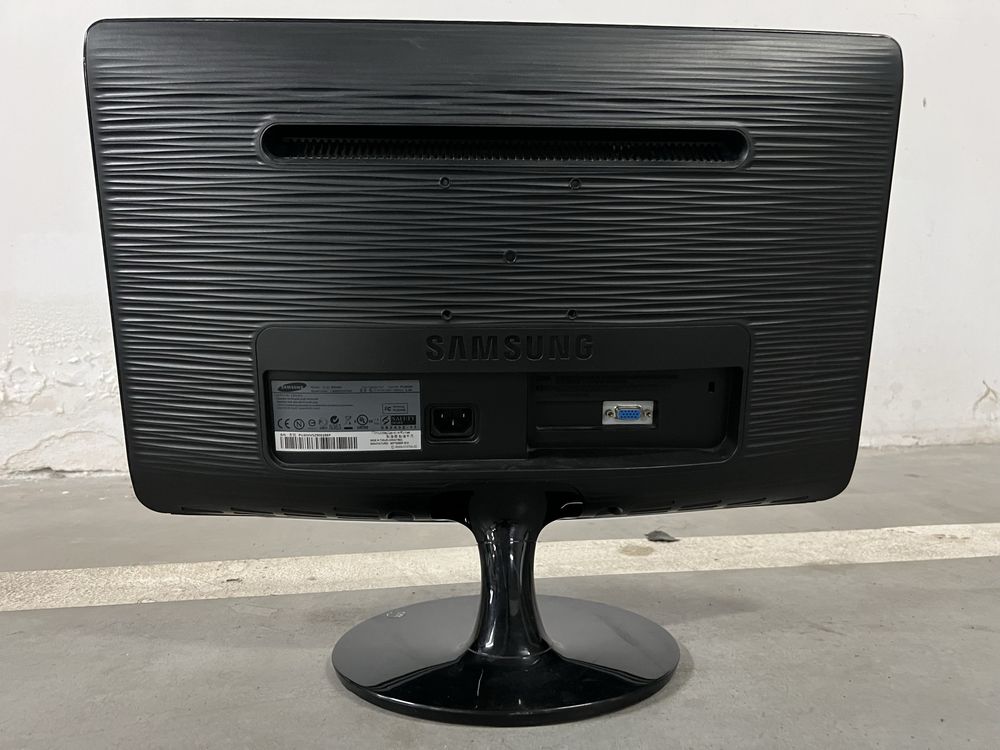 Монитор Samsung 20 дюйм