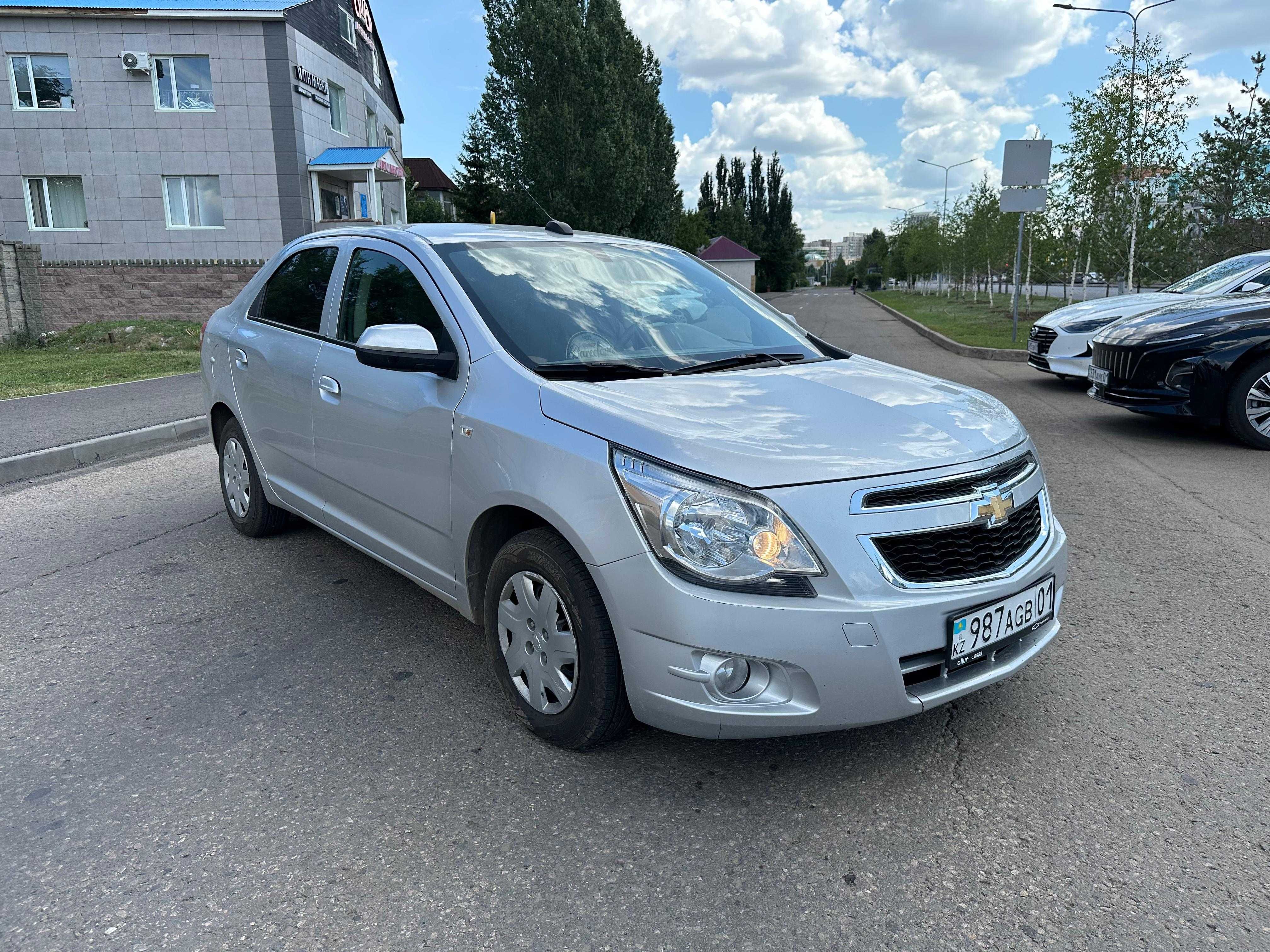 Авто в аренду под такси