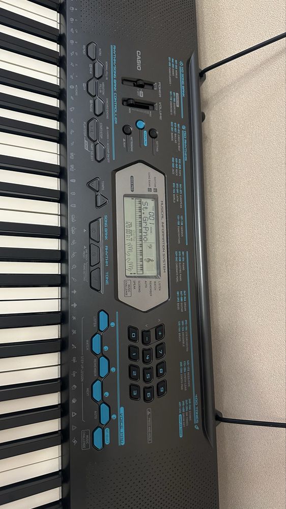 Синтезатор Casio