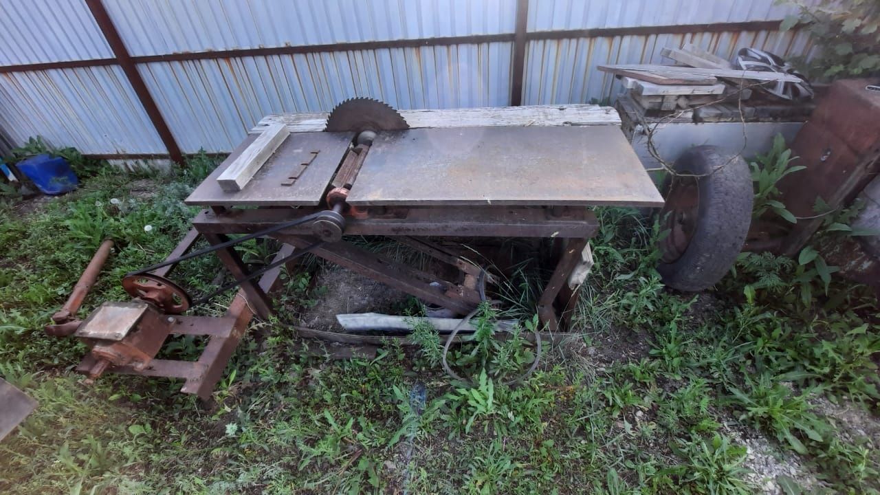 Продам плуг. Цыркулярка. Бочка