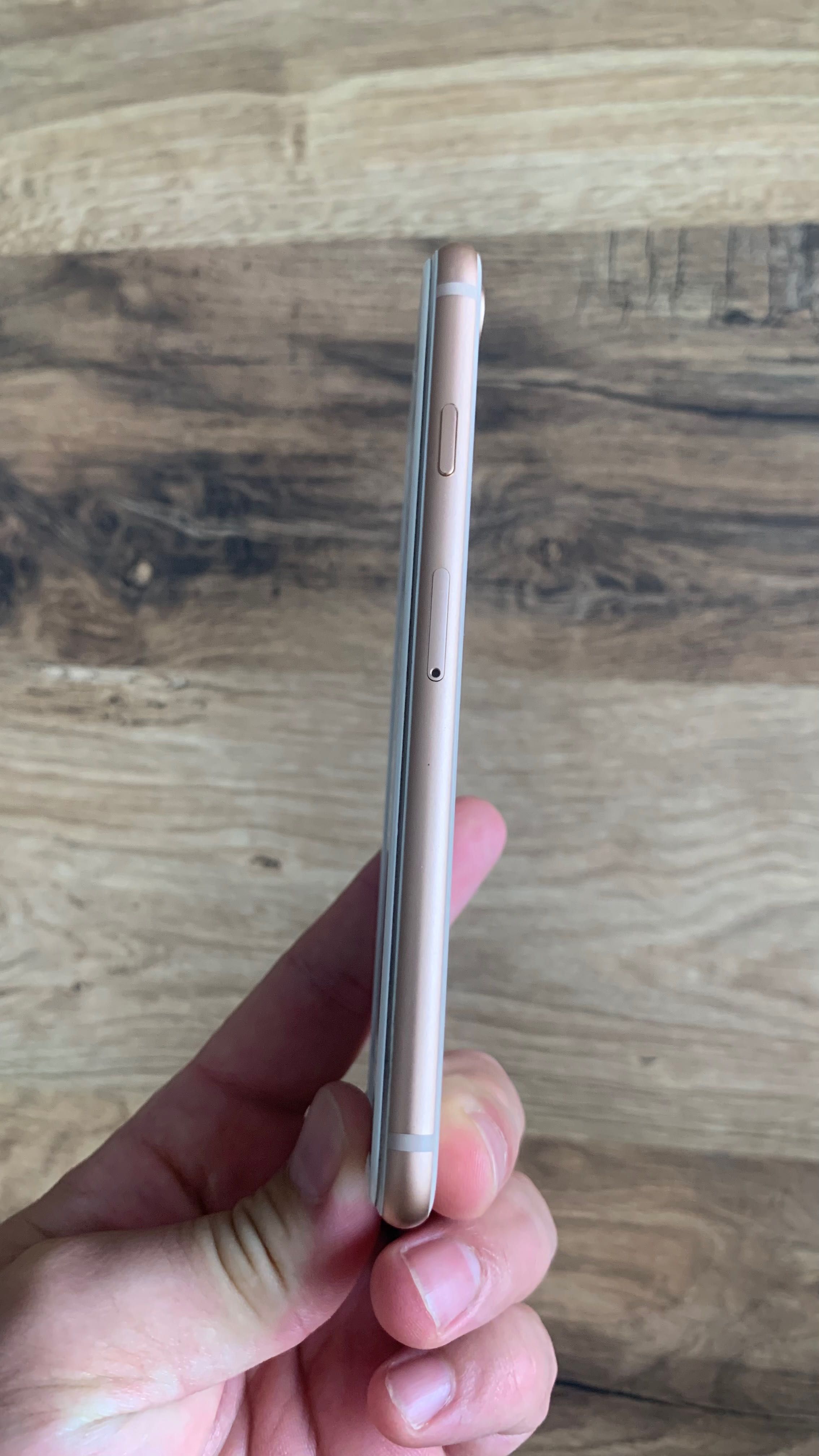 Продам Iphone 8 64 GB