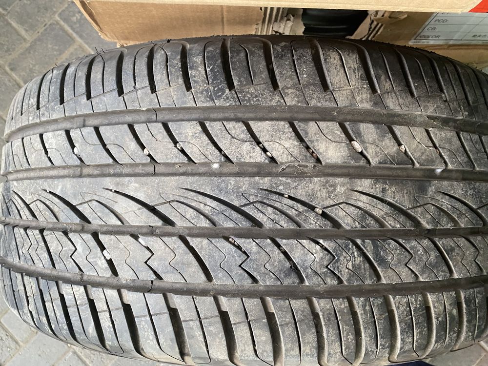 Шины Maxtrek 285/35R22 Лето