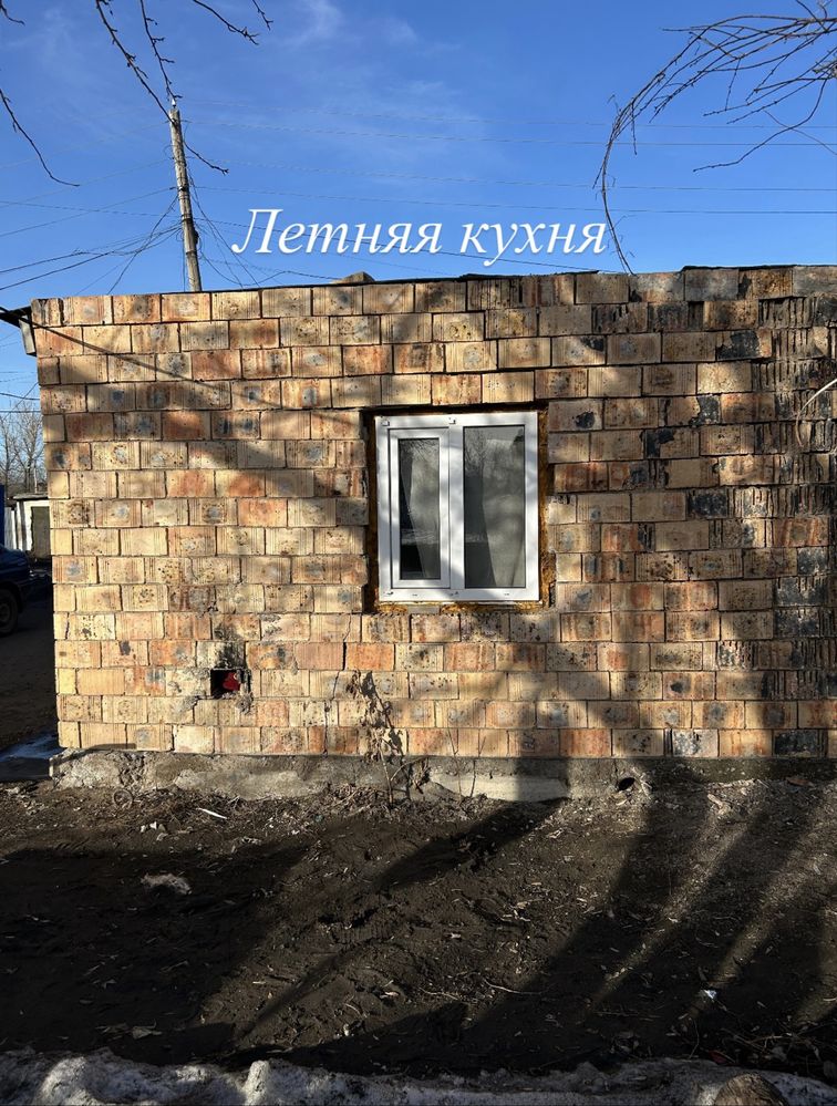 Продам дом в центре посёлка. Новодолинский