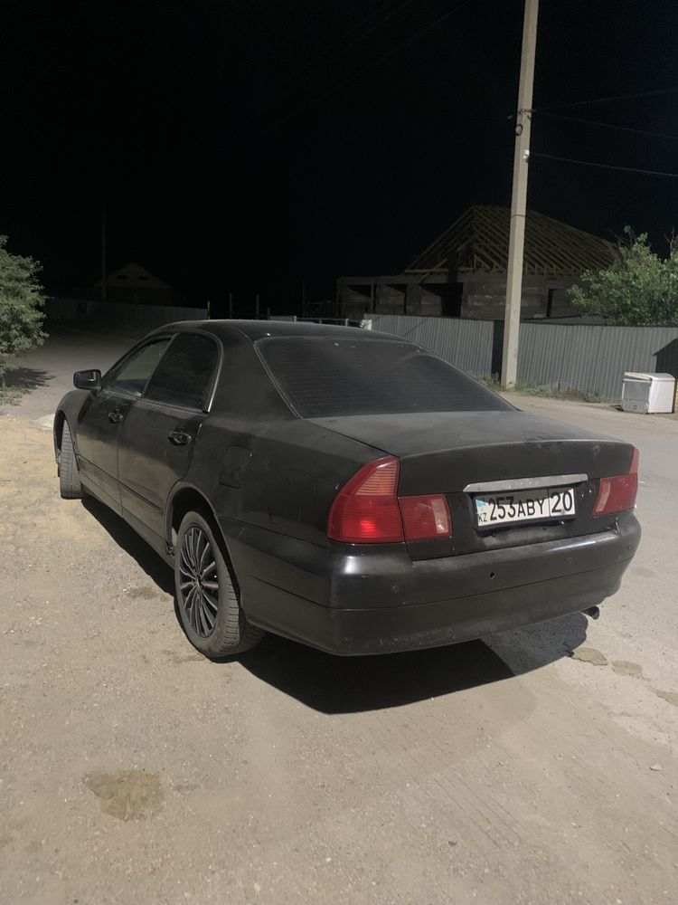 Mitsubisi diamante 1996 года