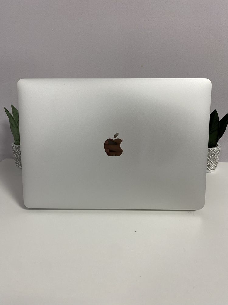 «Ломбард Белый » Актобе MacBook Pro 2020 арт. 150314