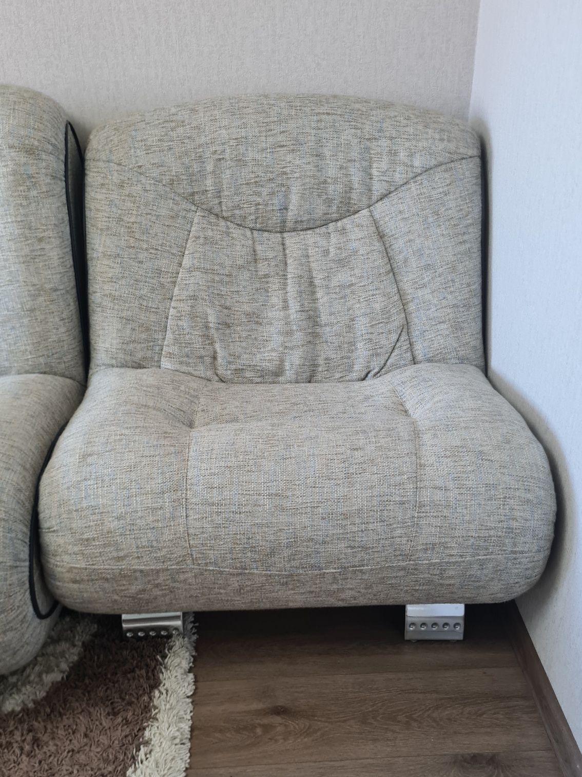 Продам диван + 2 кресла