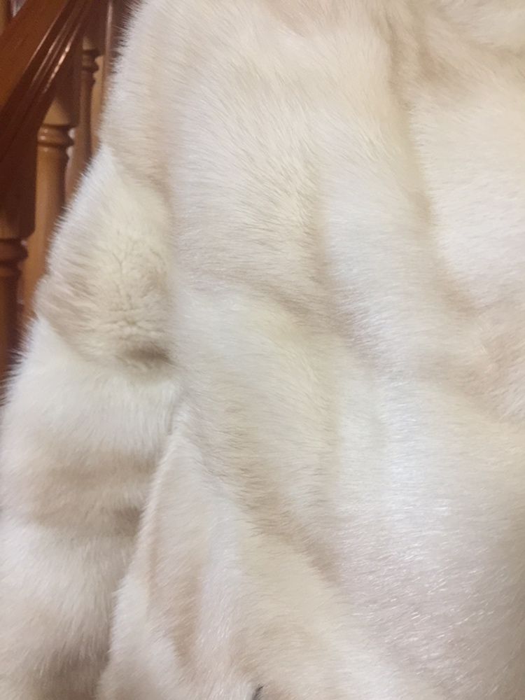 Продам норковую шубу