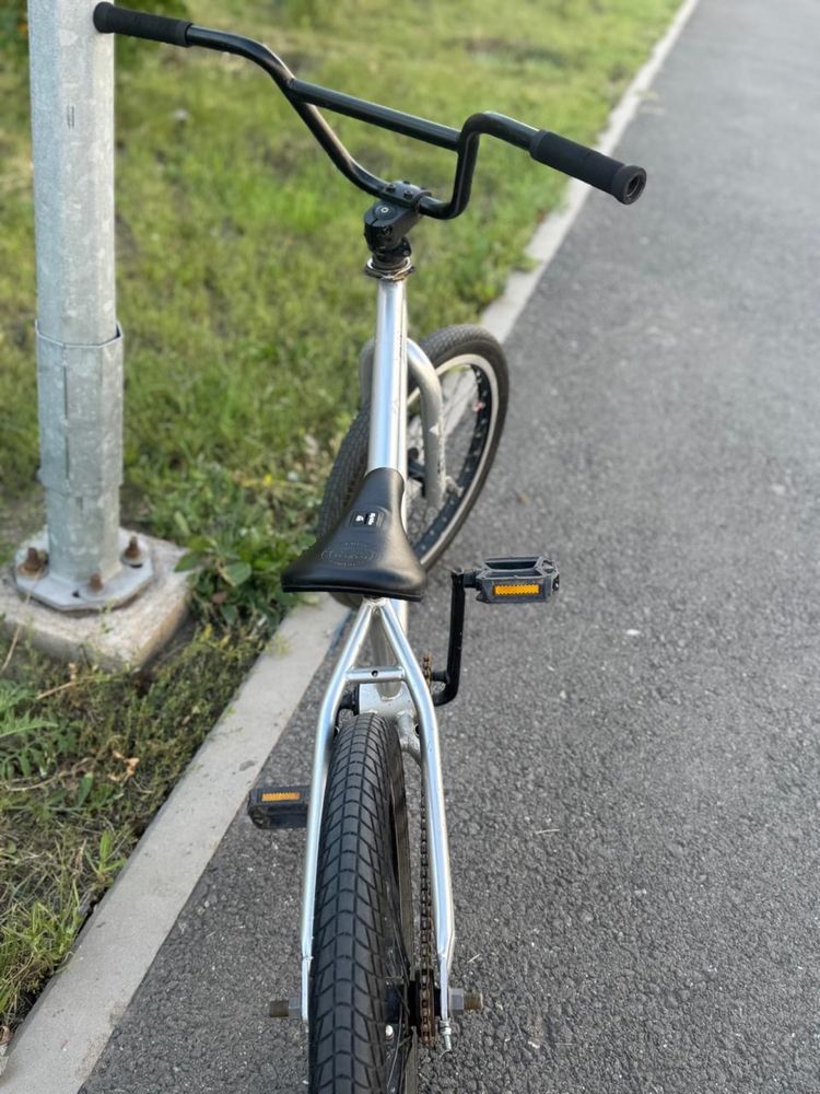 Продаем велосипед BMX FNIX