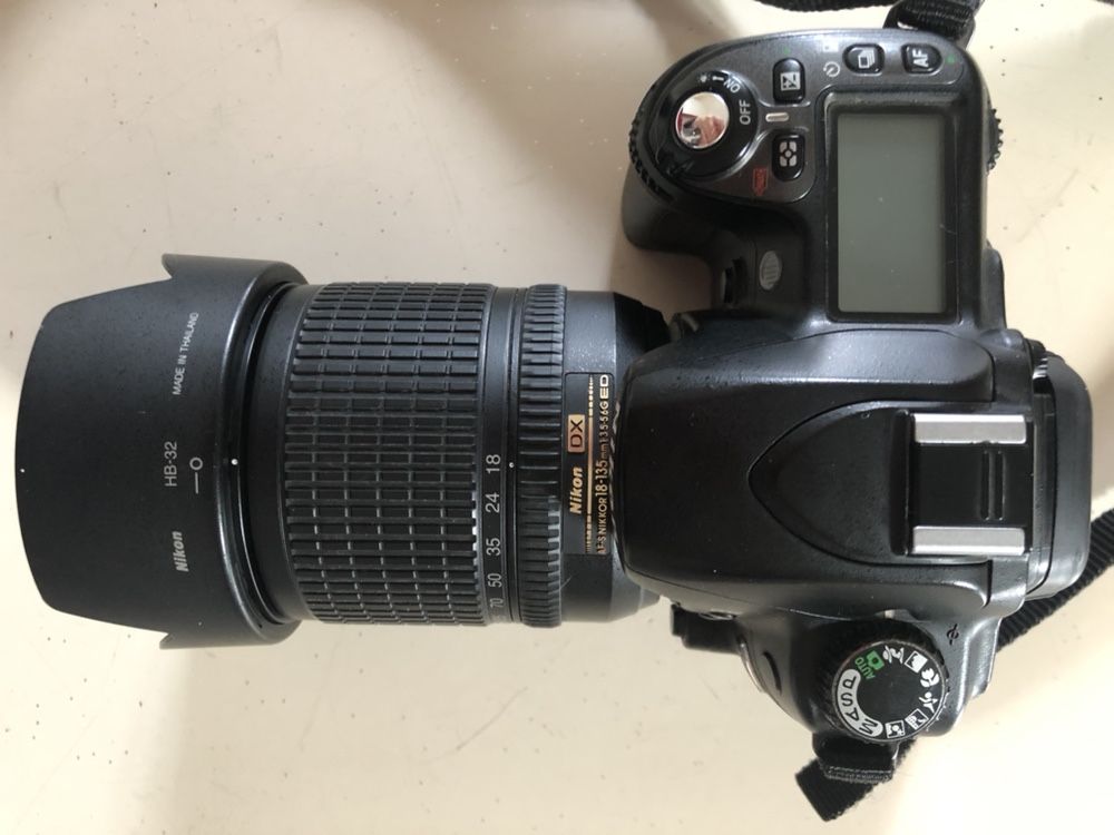 Полупрофессиональный зеркальный фотоаппарат NIKON