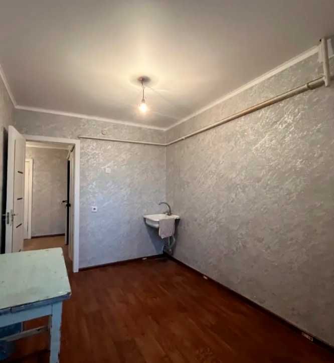 Продам 2-комн квартиру улучшенной планировки по пр.Республики 32