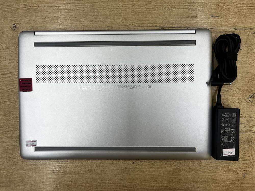 Офисный ноутбук HP Laptop 15s - Ryzen 5 5500U/8GB/SSD 512GB