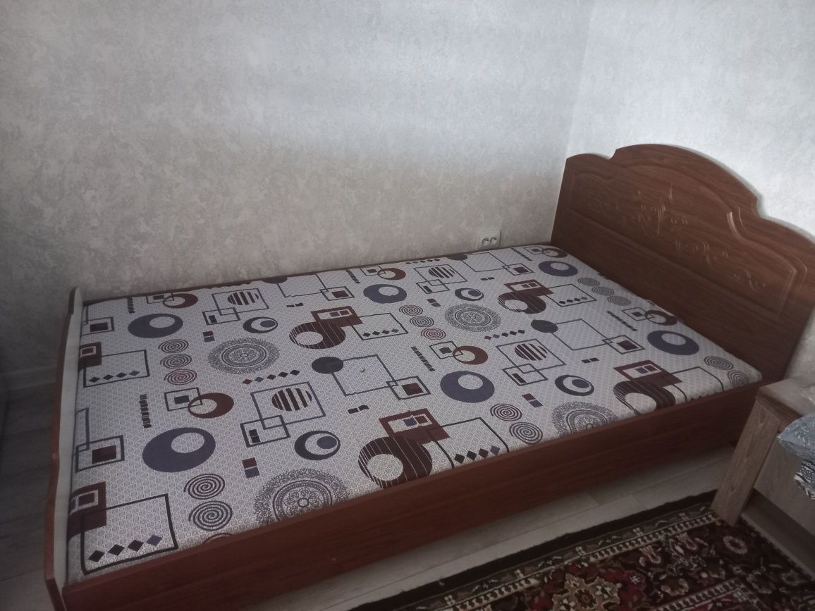 Диван б/у состояние отличное . Кровать 1,50×2 м