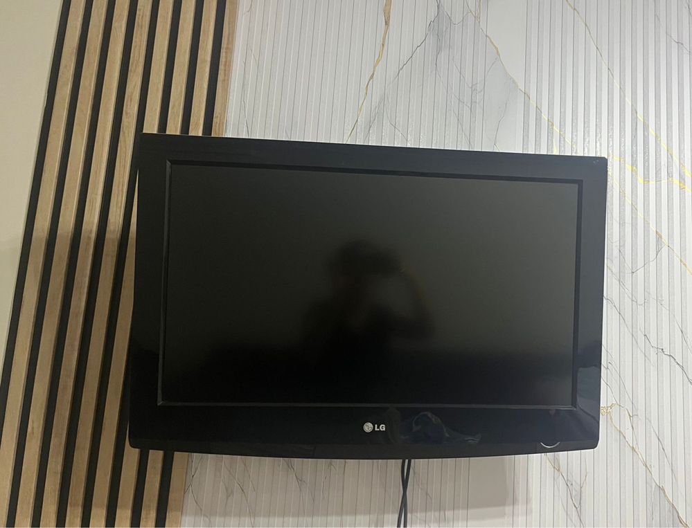 Телевизор LG 110 см диогональ