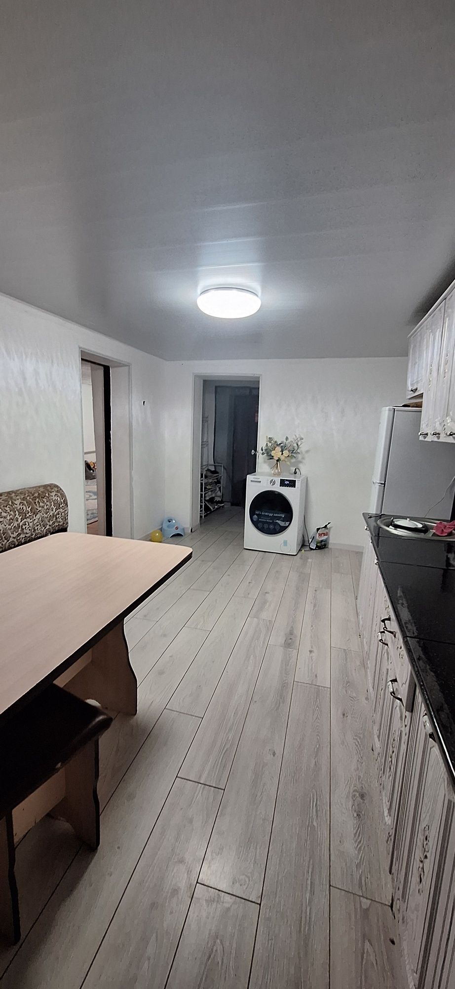 Дом продаётся в центре Бурном