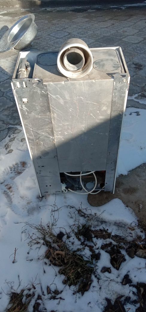 Продам сушилку в ванную,и то что на фото все