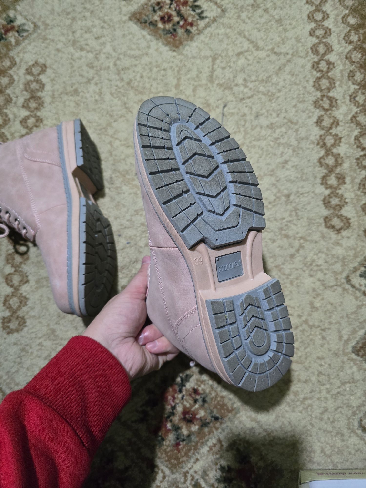 Продам зимние ботинки T.Taccardi, Алматы