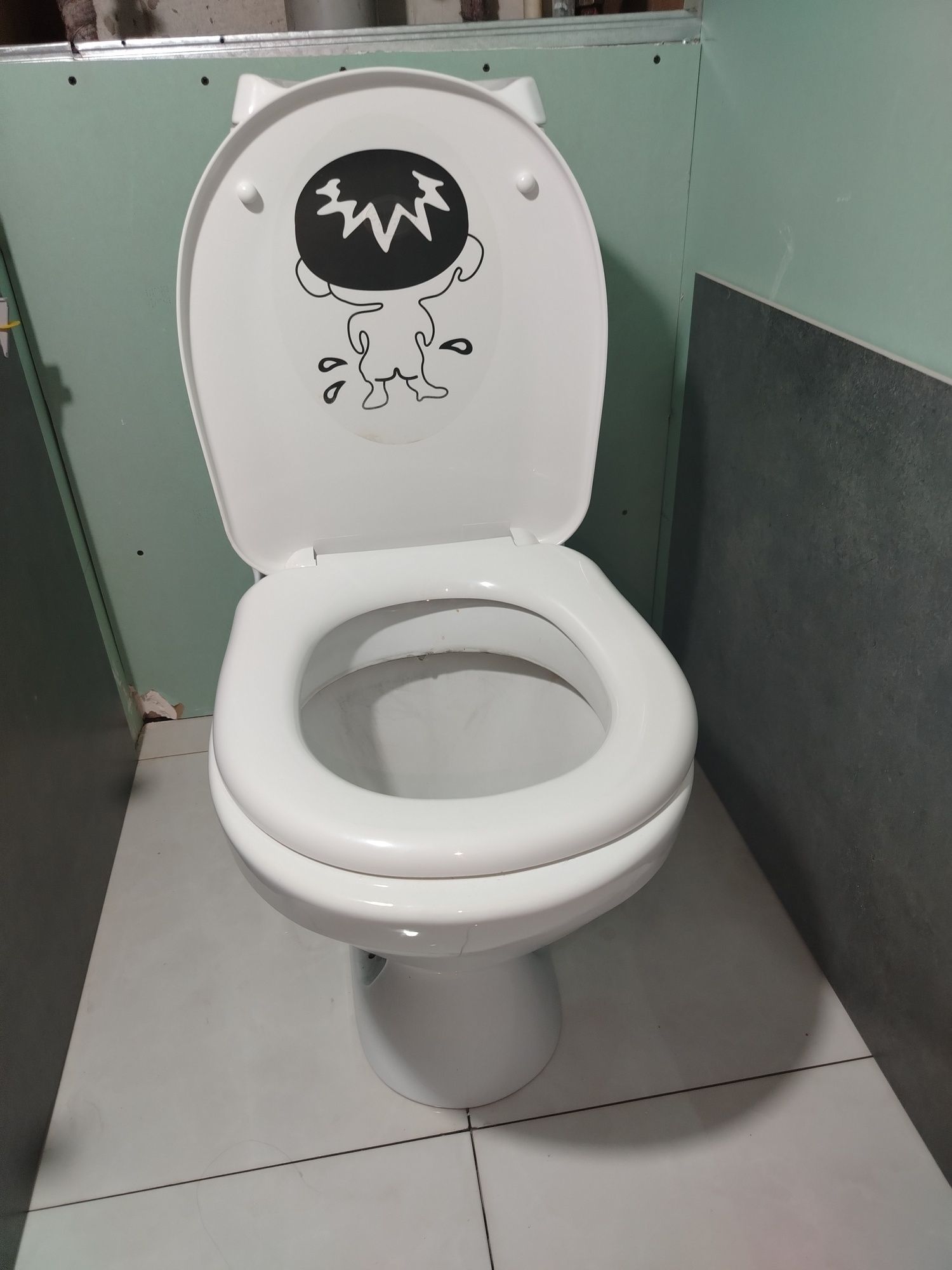 Унитаз продаётся