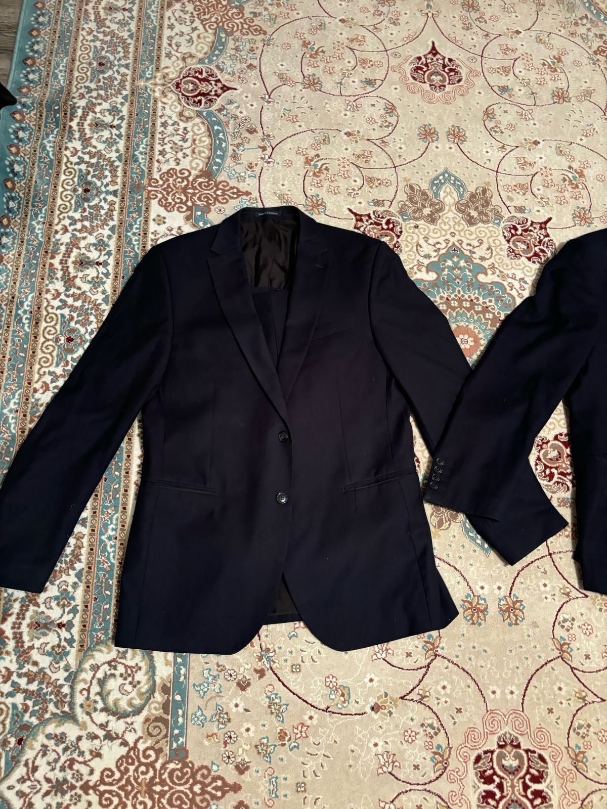 Продам костюмы синего цвета