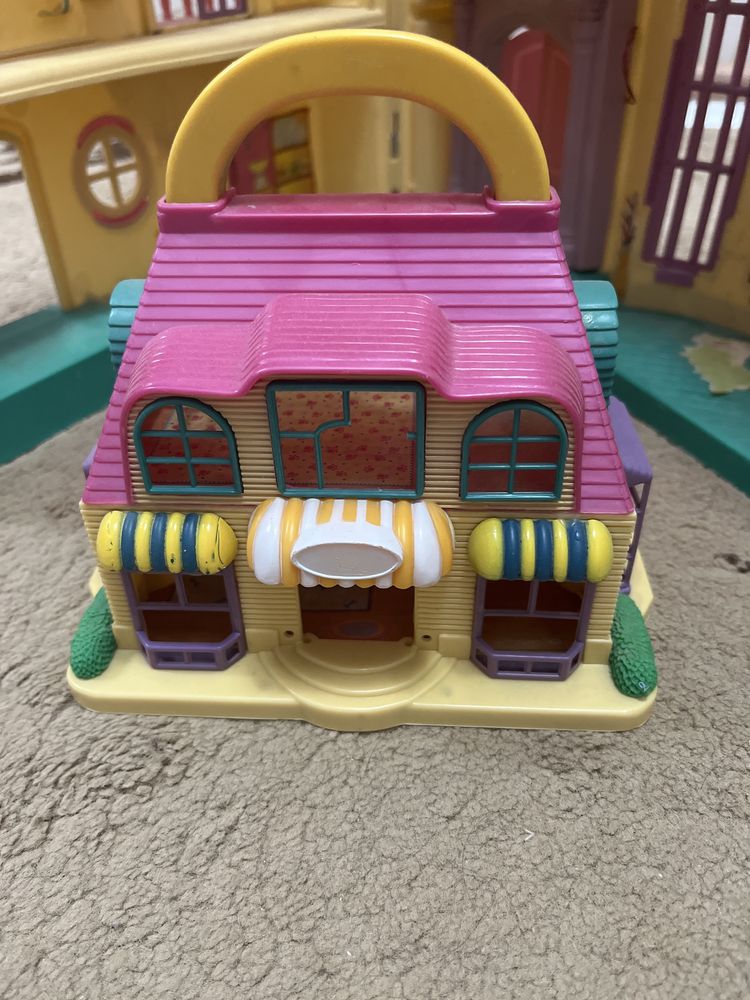 Домики игрушка продается