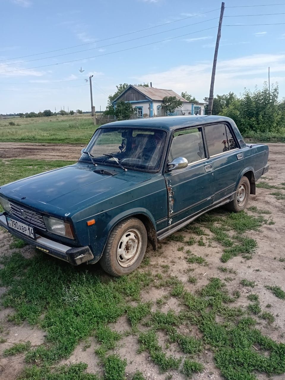 Продам машину в среднем состоянии