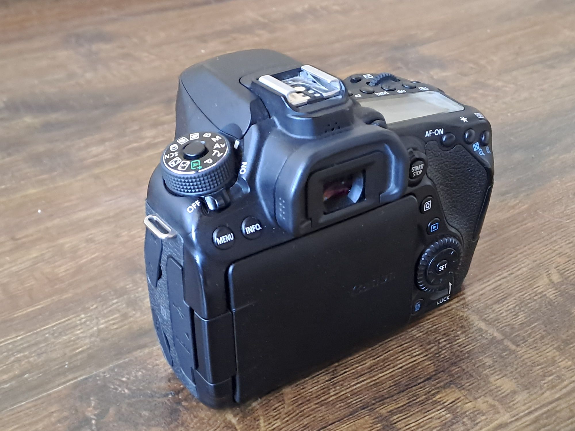 Продам Canon 80D