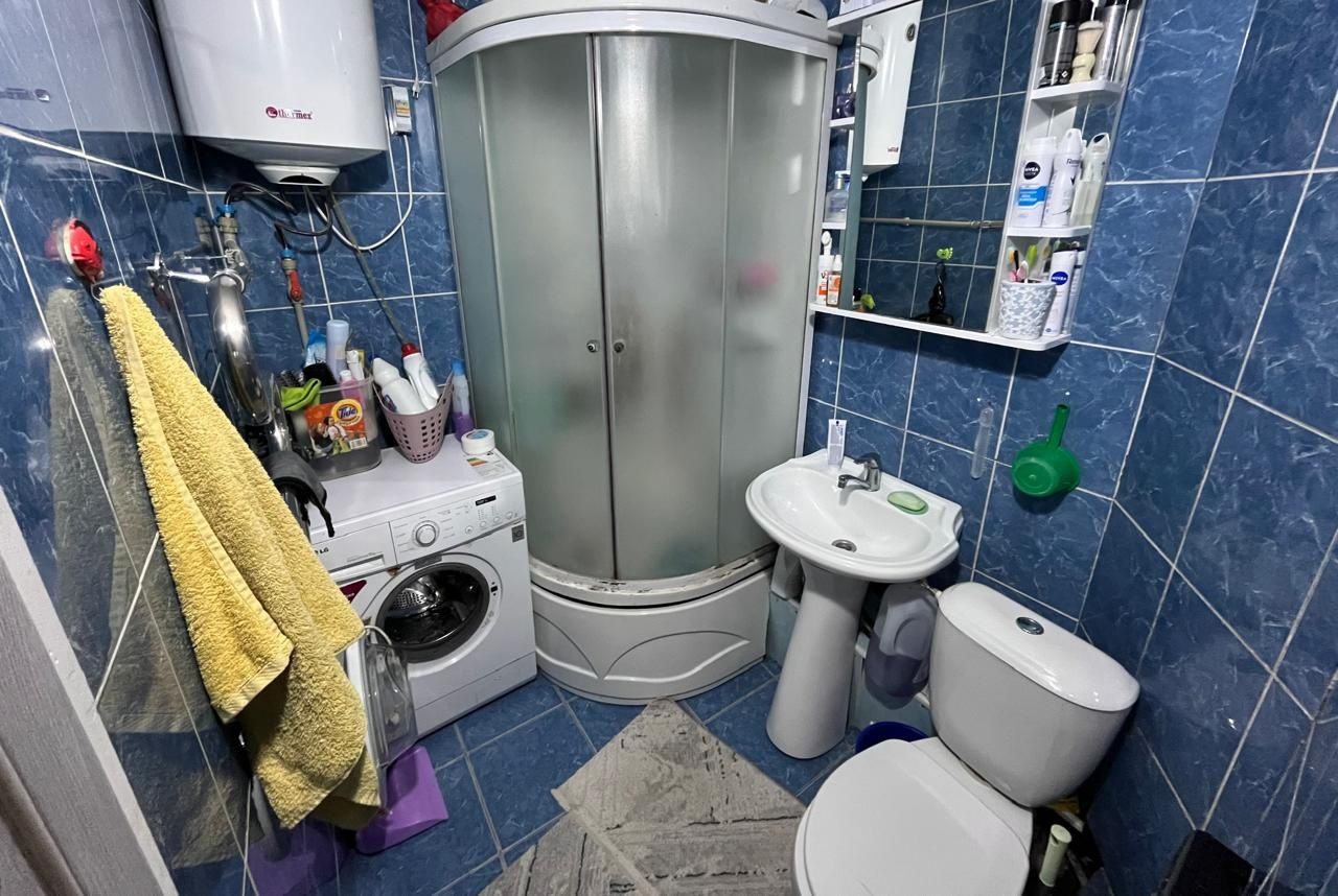 Продаётся трёх комнатная квартира
