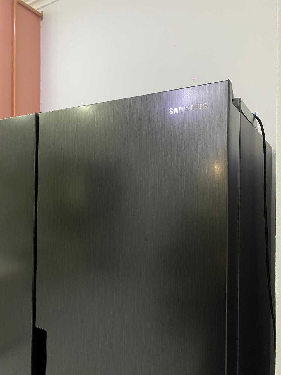 Холодильник Samsung RS66A8100B1