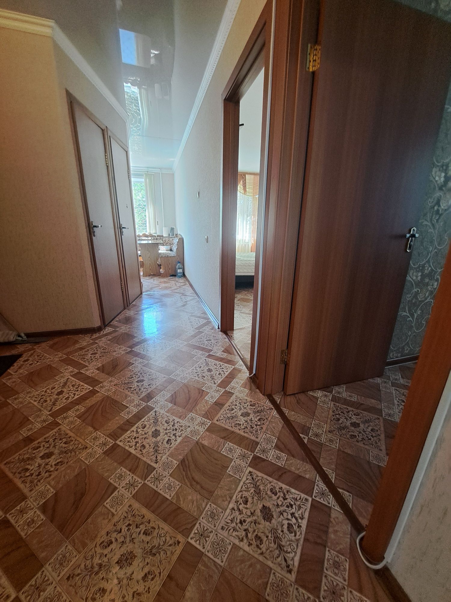 Продаём трехкомнатную квартиру на Горке Дружбы