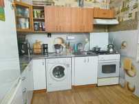 Продается двухкомнатная квартира в районе 1 микрорайона.