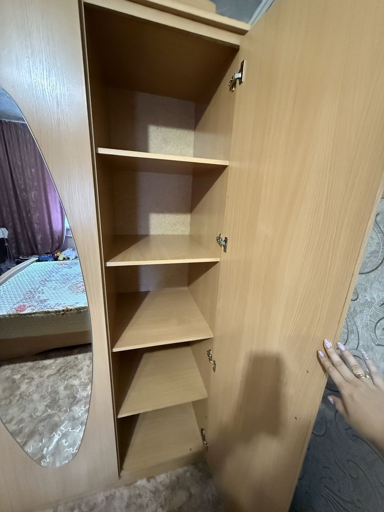Продам спальный гарнитур