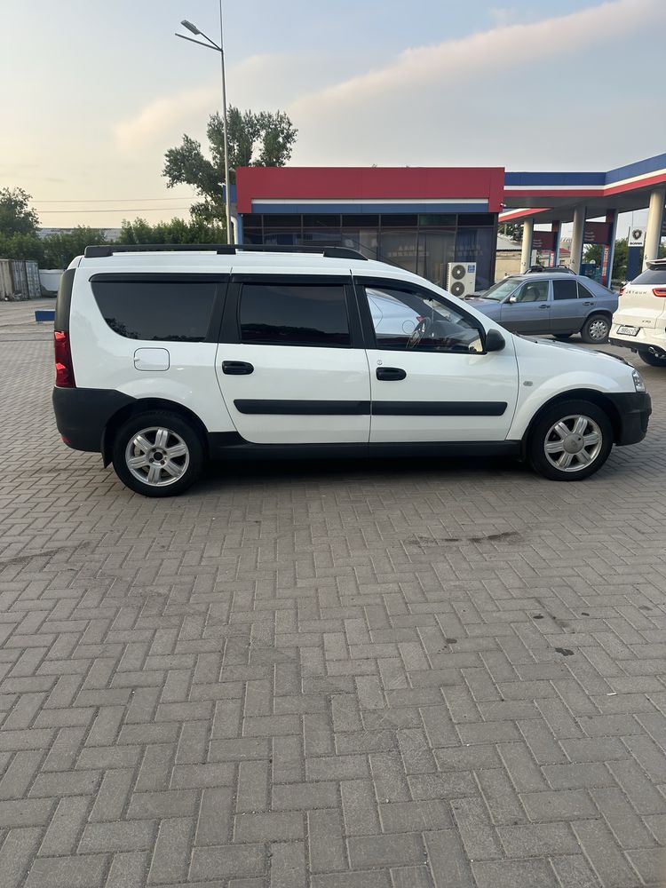 .Lada largus 2015 года *