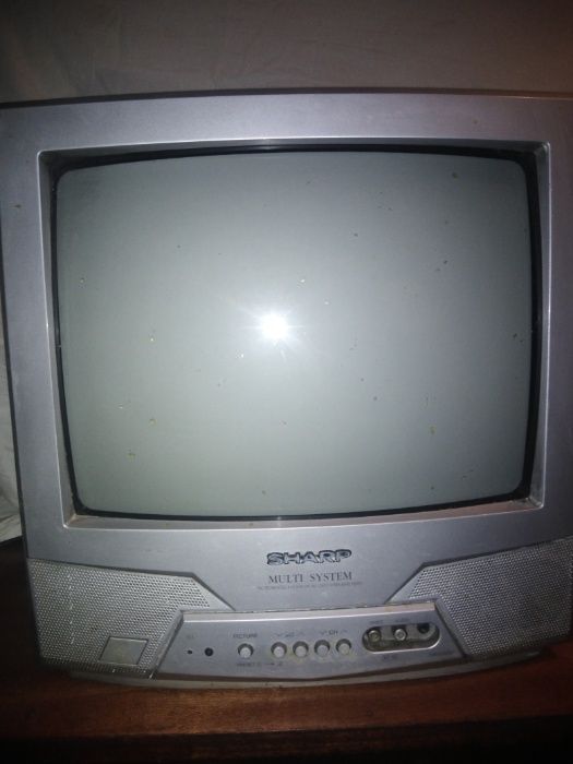 2 телевизора LG и Sharp б.у. диагонали 69 см. и 35 см. . продам.