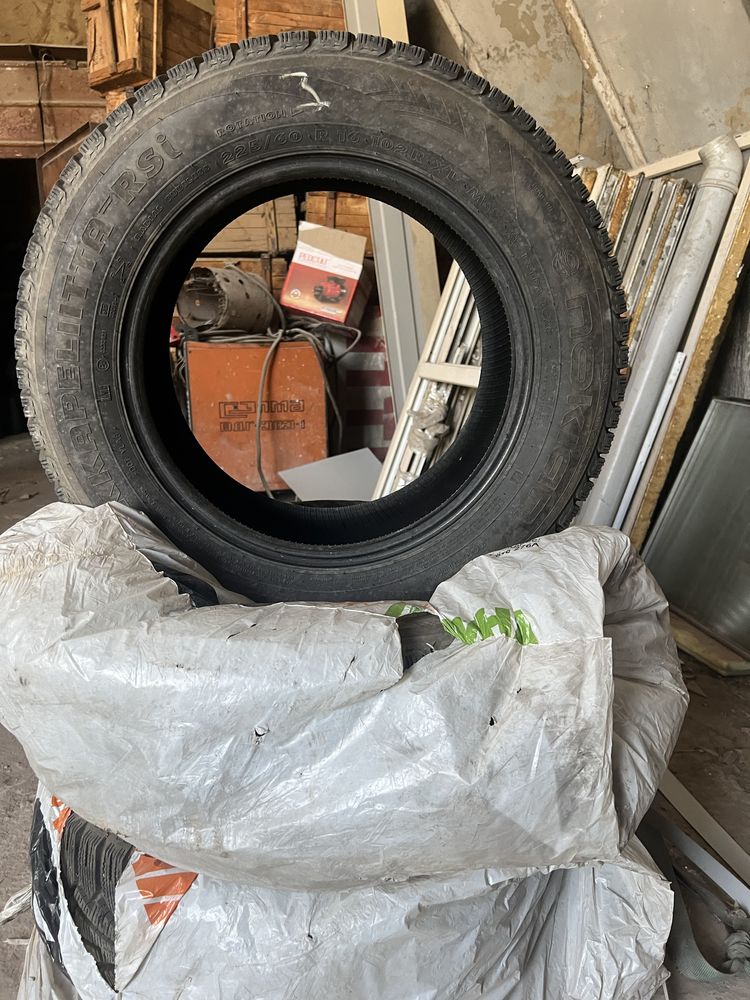 Зимние шины Nokian 225/60R16