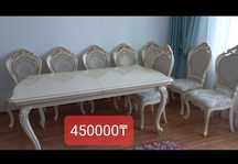 Стол со стульями